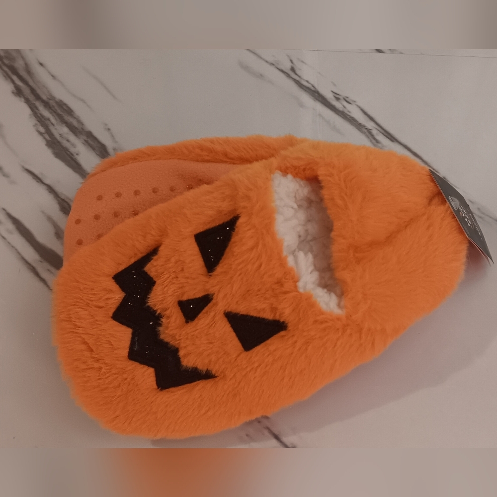 Hide And Eek Size Small Womens Orange Pumpkin Slippers